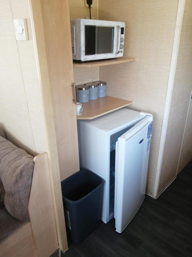 Adorable 2 Bedroom Caravan In Clacton-On-Sea Exteriér fotografie