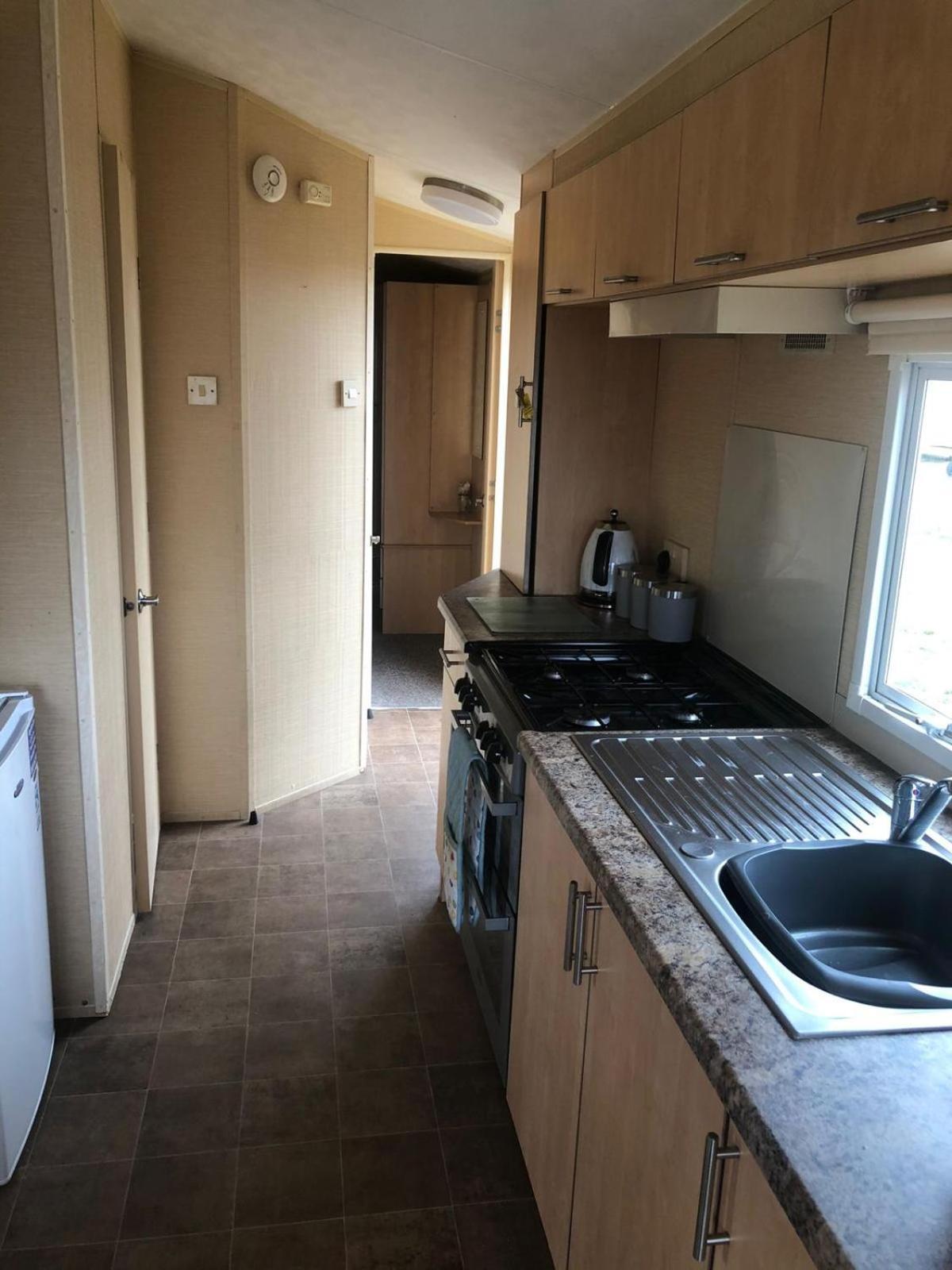 Adorable 2 Bedroom Caravan In Clacton-On-Sea Exteriér fotografie
