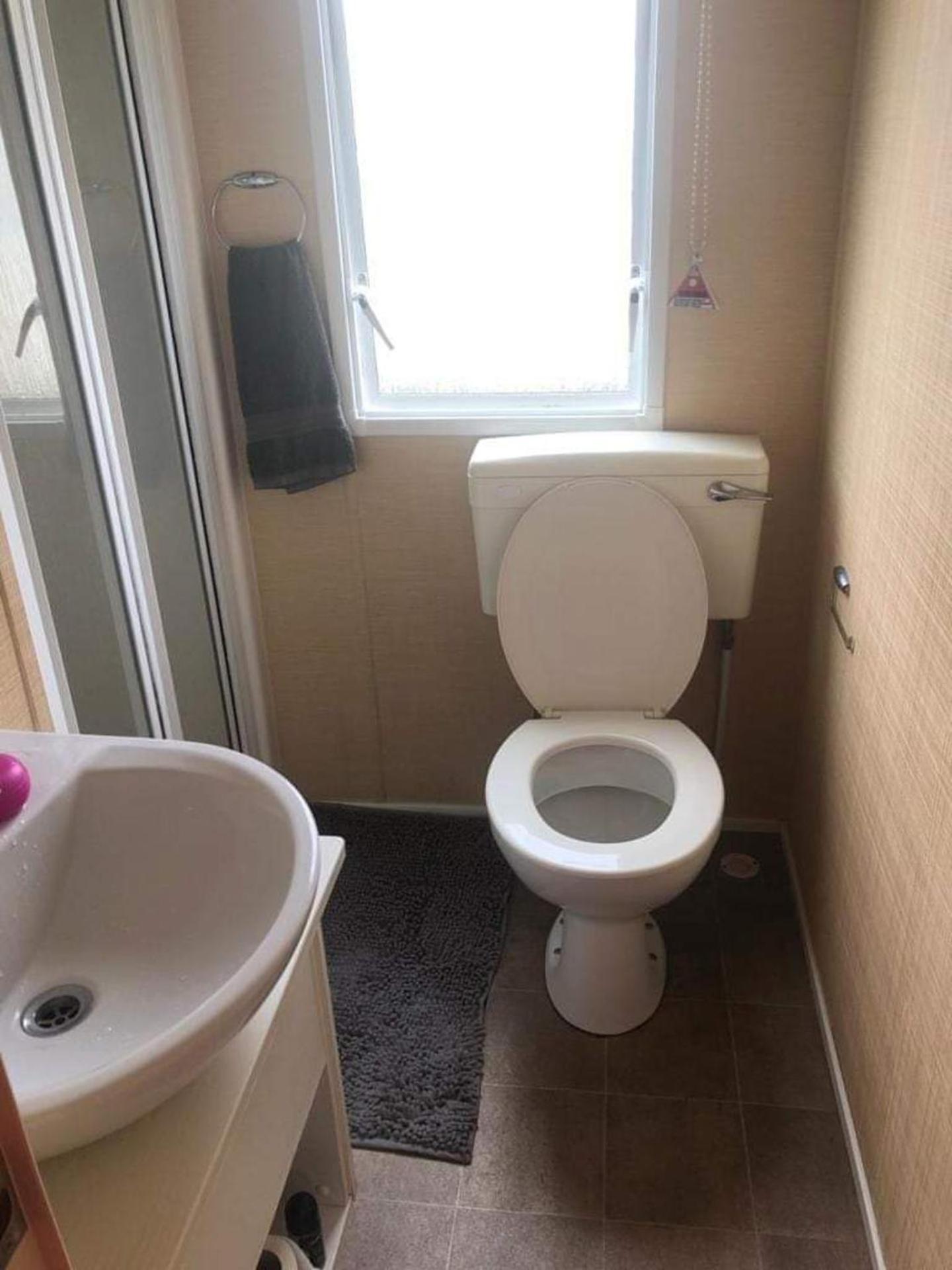 Adorable 2 Bedroom Caravan In Clacton-On-Sea Exteriér fotografie