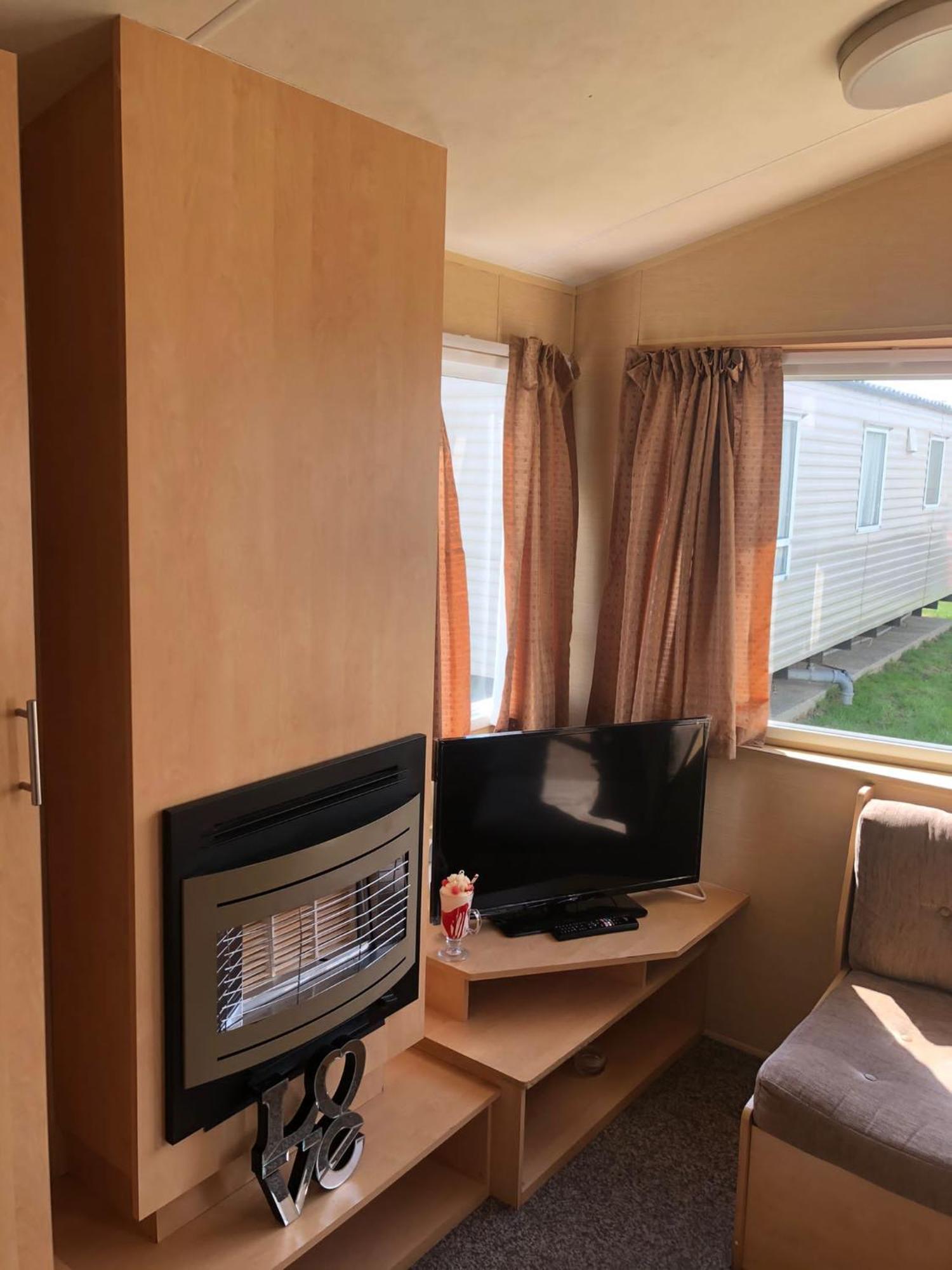 Adorable 2 Bedroom Caravan In Clacton-On-Sea Exteriér fotografie