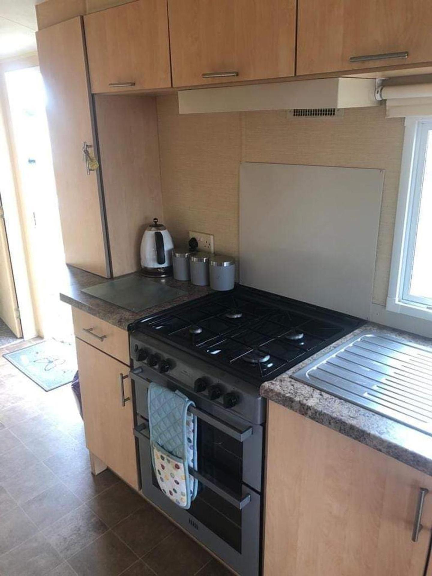 Adorable 2 Bedroom Caravan In Clacton-On-Sea Exteriér fotografie